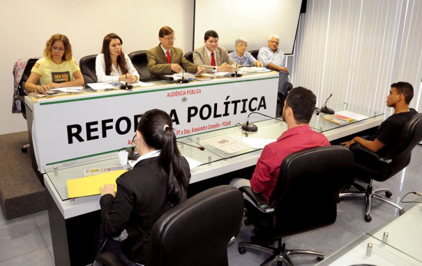 ALESSANDRA CAMPeLO REFORMA POLITICA 605x381