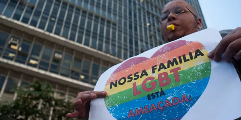 familia-lgbt-ameacada