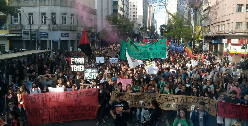 estudantes-parana-manifestacao-domingo-9