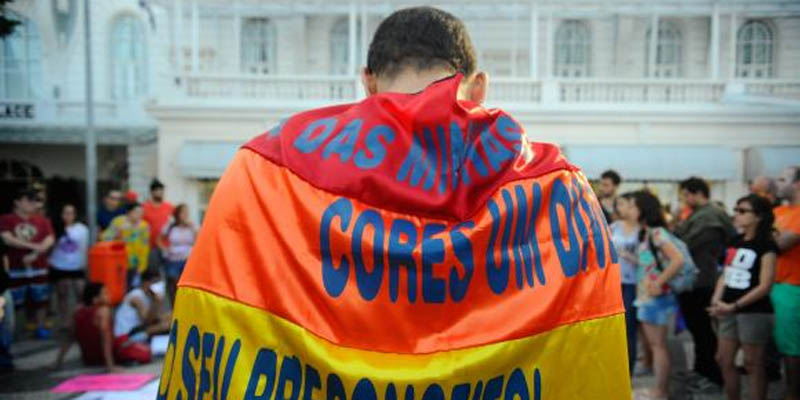 lgbt-bandeira-vestida