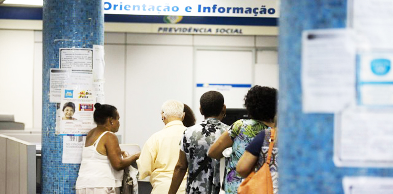 Professores de São Paulo denunciam falta de repasse do INSS