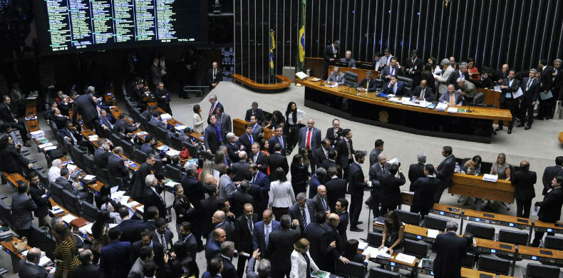 camara-deputados-votacao
