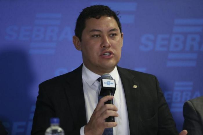 helton-ministro