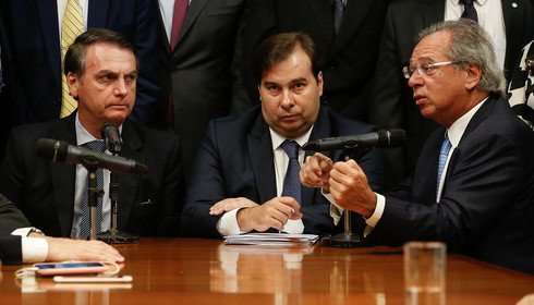 a_cara_do_embuste