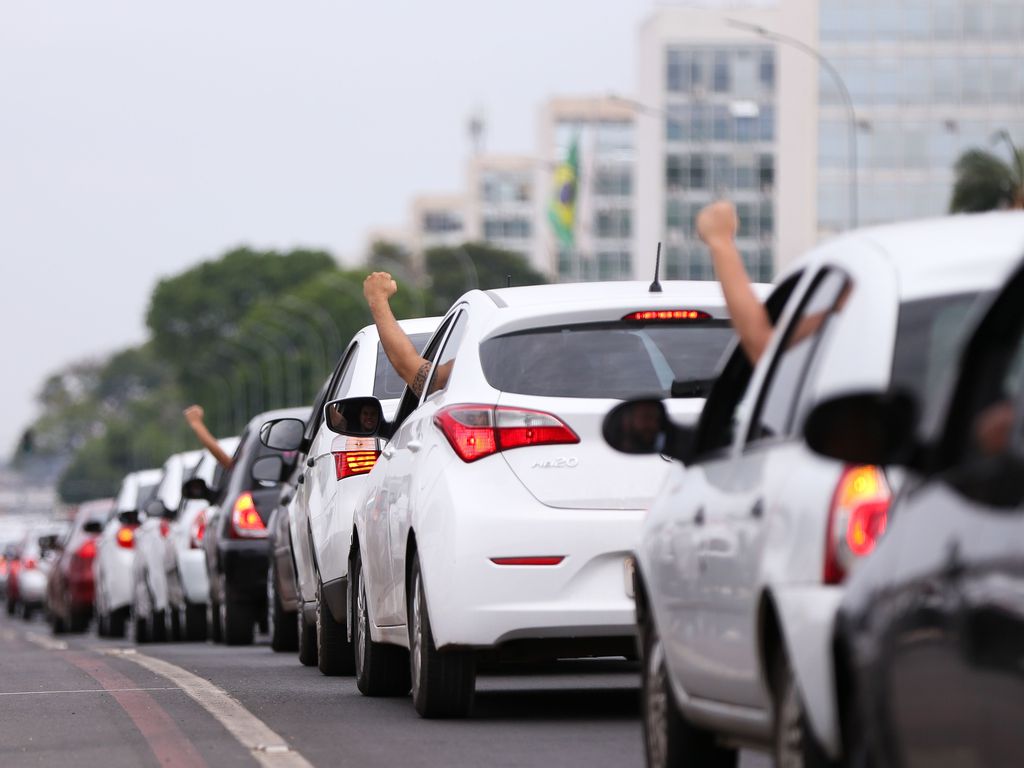 Buzinaço de motoristas de aplicativos