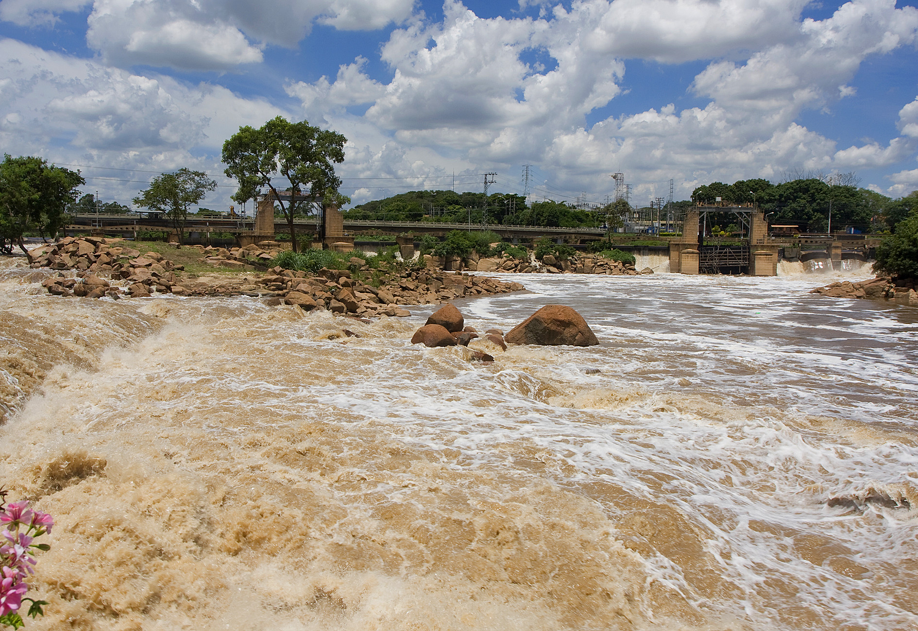 Nascente do Rio Tietêm em Salto (SP)