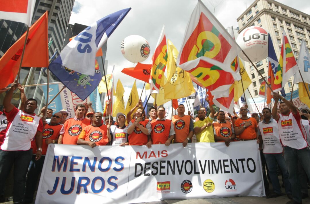 CTB participa de ato contra juros na Avenida Paulista