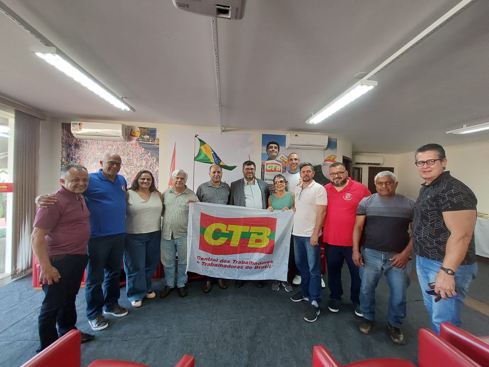 Marcos Perioto visita sede da CTB em SP