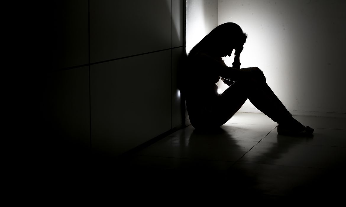 Estupro gera depressão e suicidio