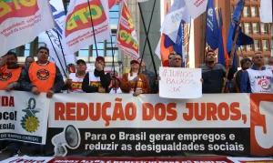 É preciso intensificar e ampliar a luta pela redução dos juros